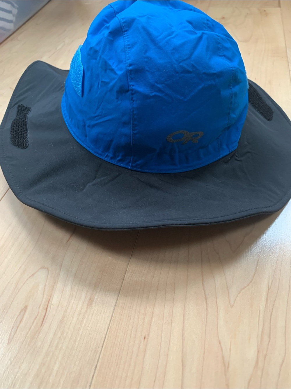 Kids Outdoor Research Cobalt Blue and Black Sun Hat sz Med
